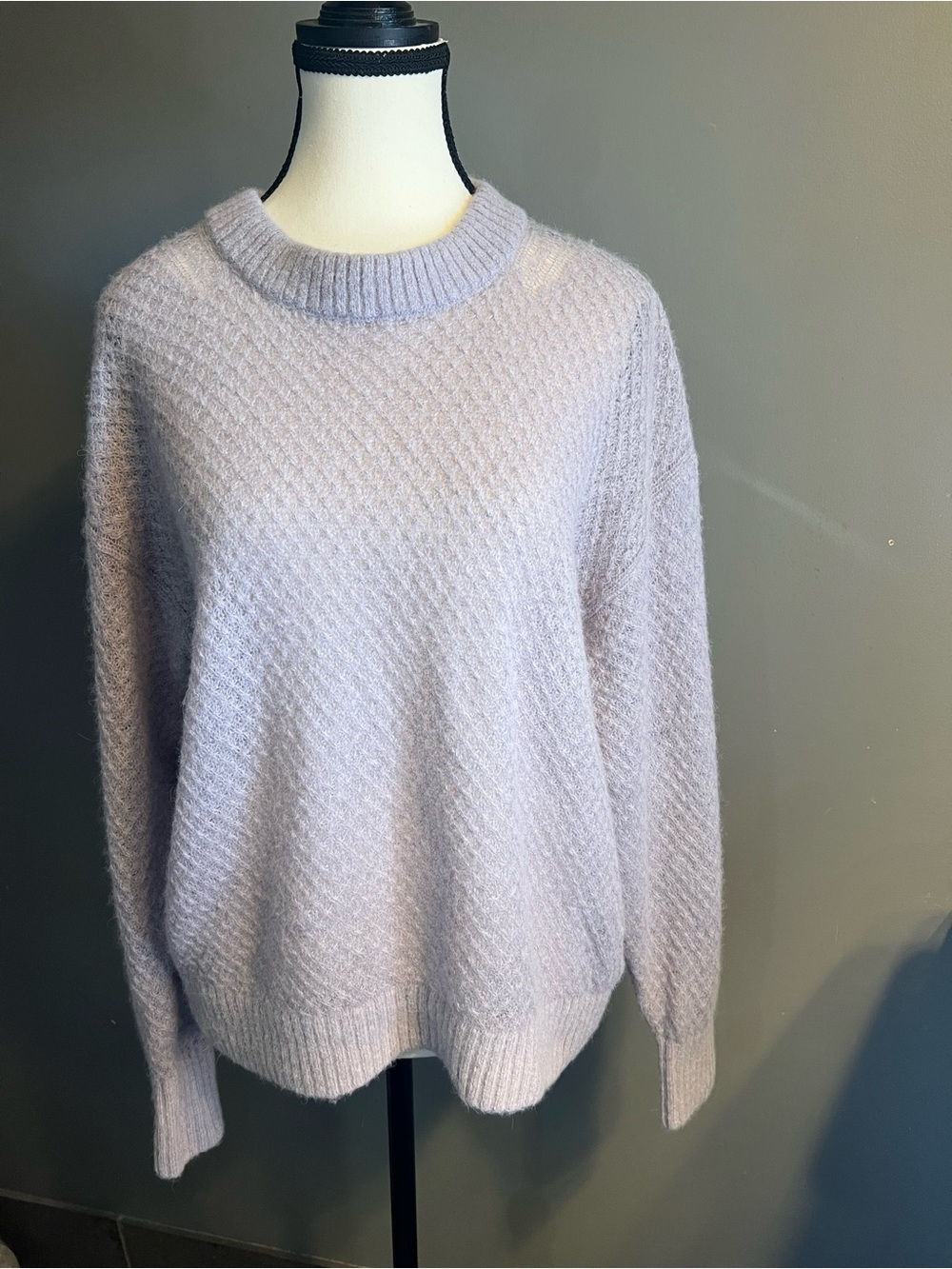EVERLANE Alpaca Blend  Waffle-Stitch Crew. Lavender. Size M. EUC